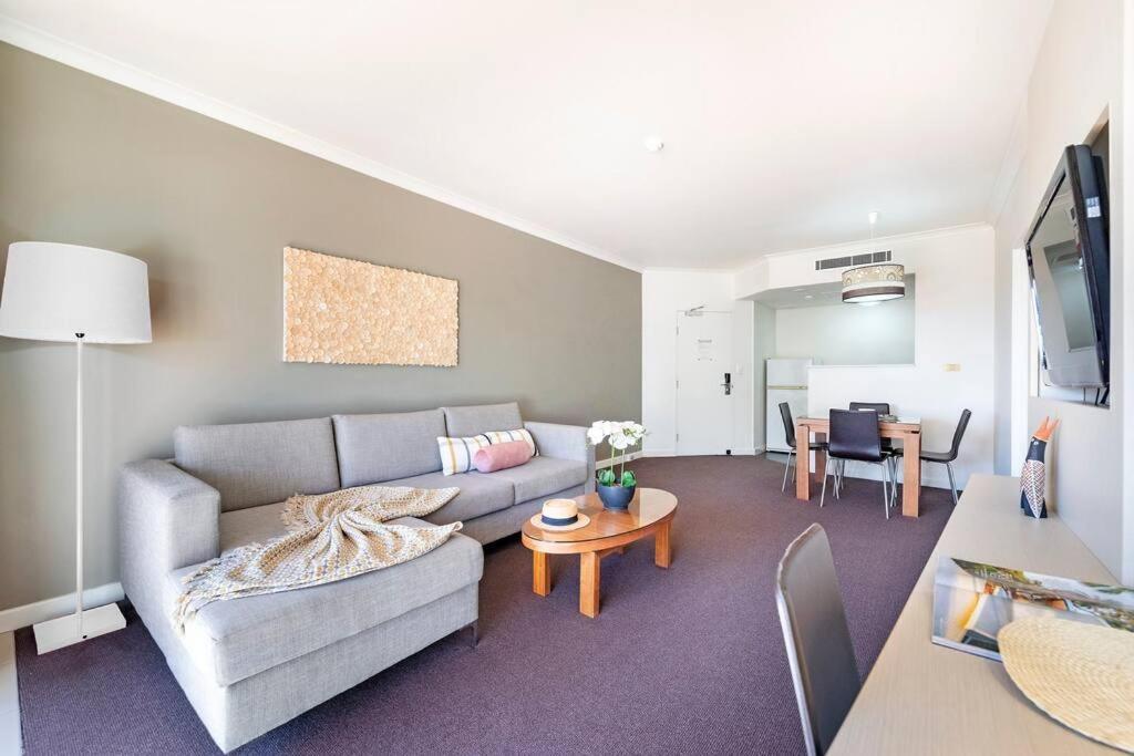 'Towering Palms' Resort-Style Apartment With A Separate Studio Darwin Exterior foto
